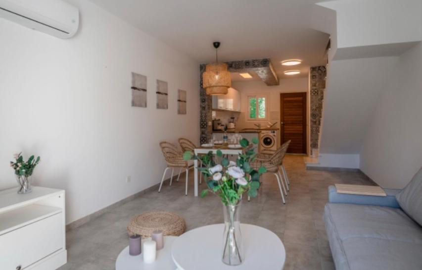 Holiday Cosy Home Paphos Extérieur photo